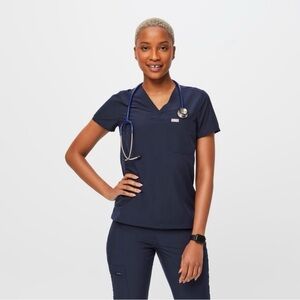 FIGS Catarina FREEx One-Pocket Scrub Top navy blue, size XS